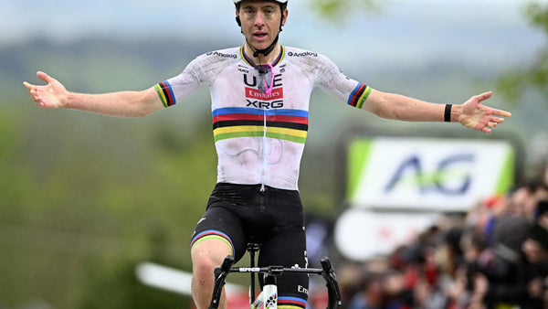 Tadej Pogacar vence com ataque no Mur de Huy na Fleche Wallonne