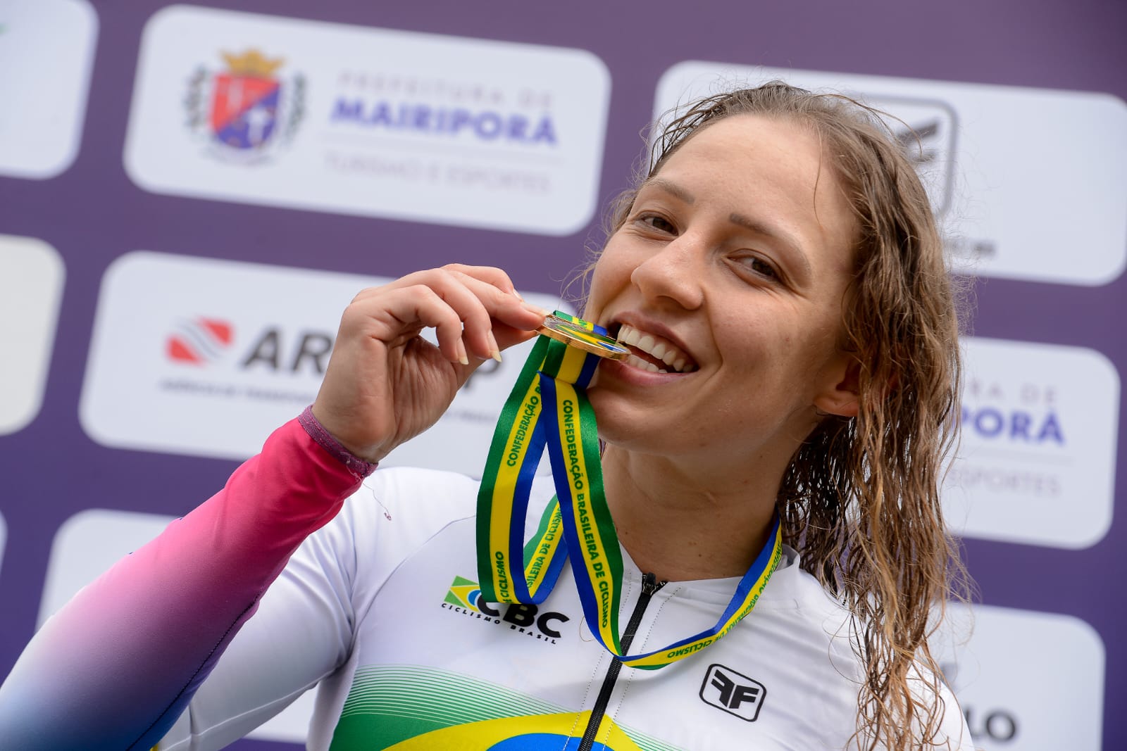 João Pedro Rossi e Tamires Radatz vencem o contrarrelógio e conquistam ouro no Brasileiro de Ciclismo de Estrada 2025