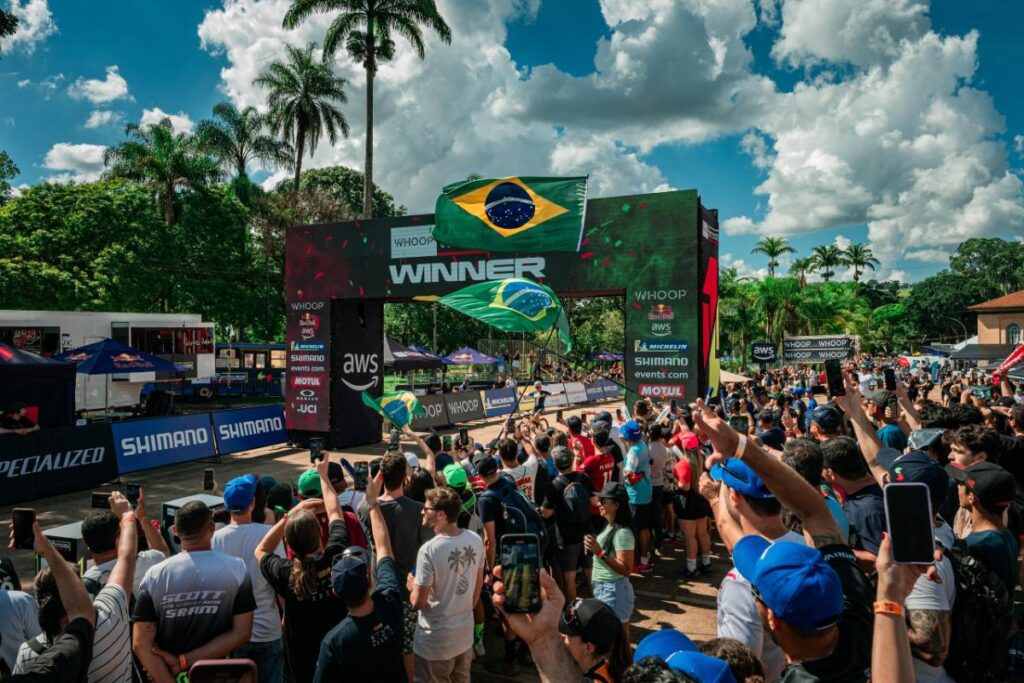 Copa do Mundo de MTB: Sueca Jenny Rissveds e norte-americano Christopher Blevins conquistam a segunda etapa em Araxá