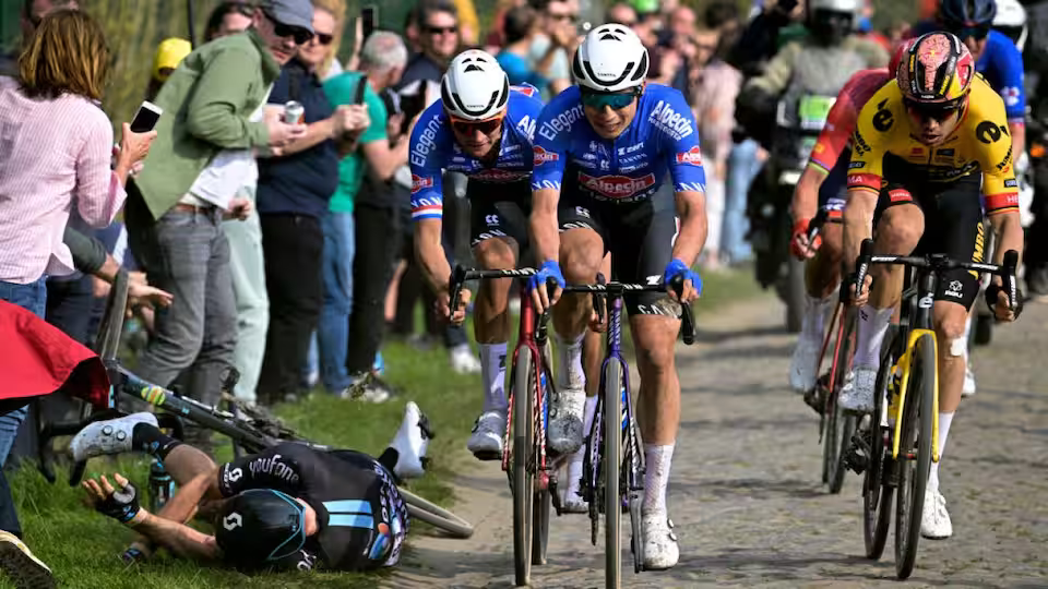 Paris-Roubaix: Van der Poel e Alison Jackson vencem a Inferno do Norte